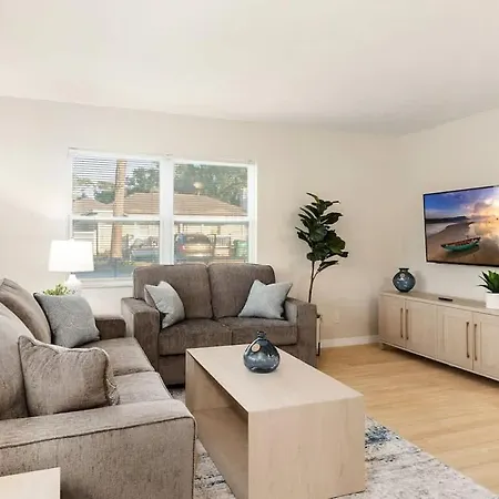 Spacious Duplex Zephyrhills #2